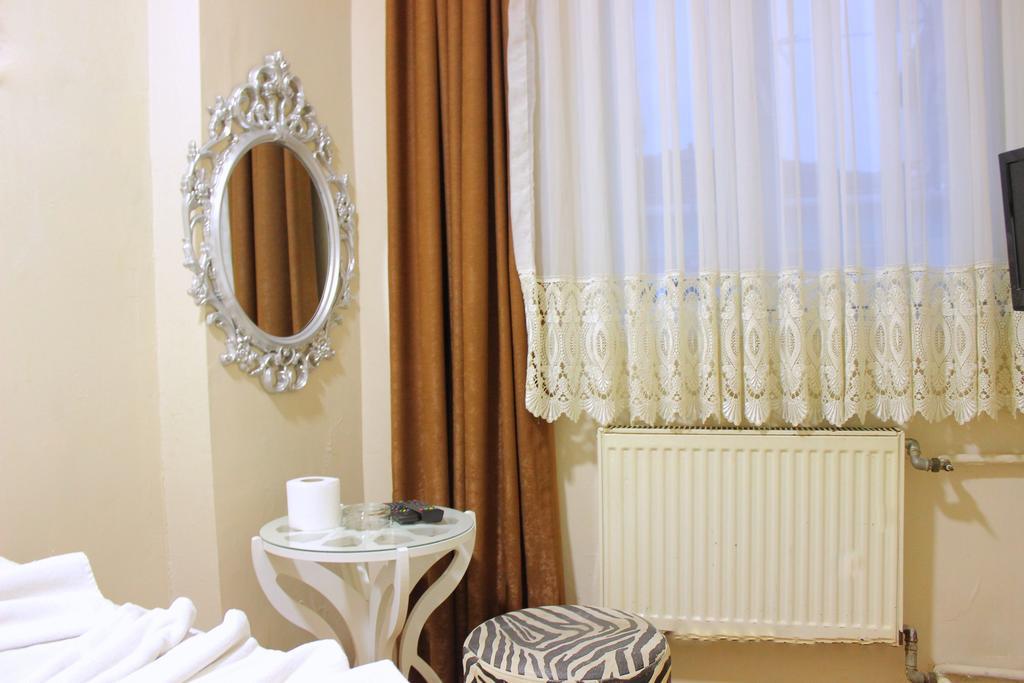 Simge Hotel อิสตันบูล ภายนอก รูปภาพ